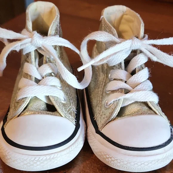 Converse Gold Shimmering Toddler High-Tops Size 3 - Picture 8 of 16
